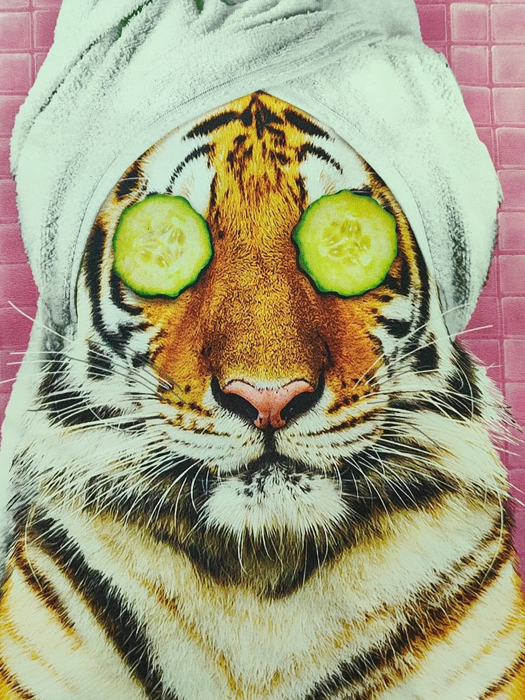 Modern bathing Tiger - Discharge with digital printing with high resolution done by Macrofast